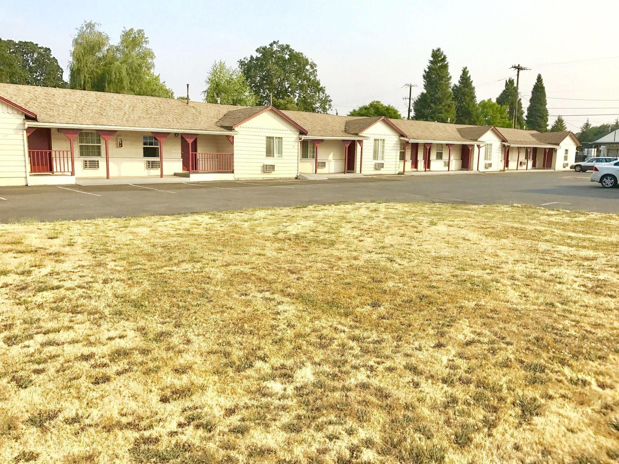 Travelers Inn Motel Salem Bagian luar foto