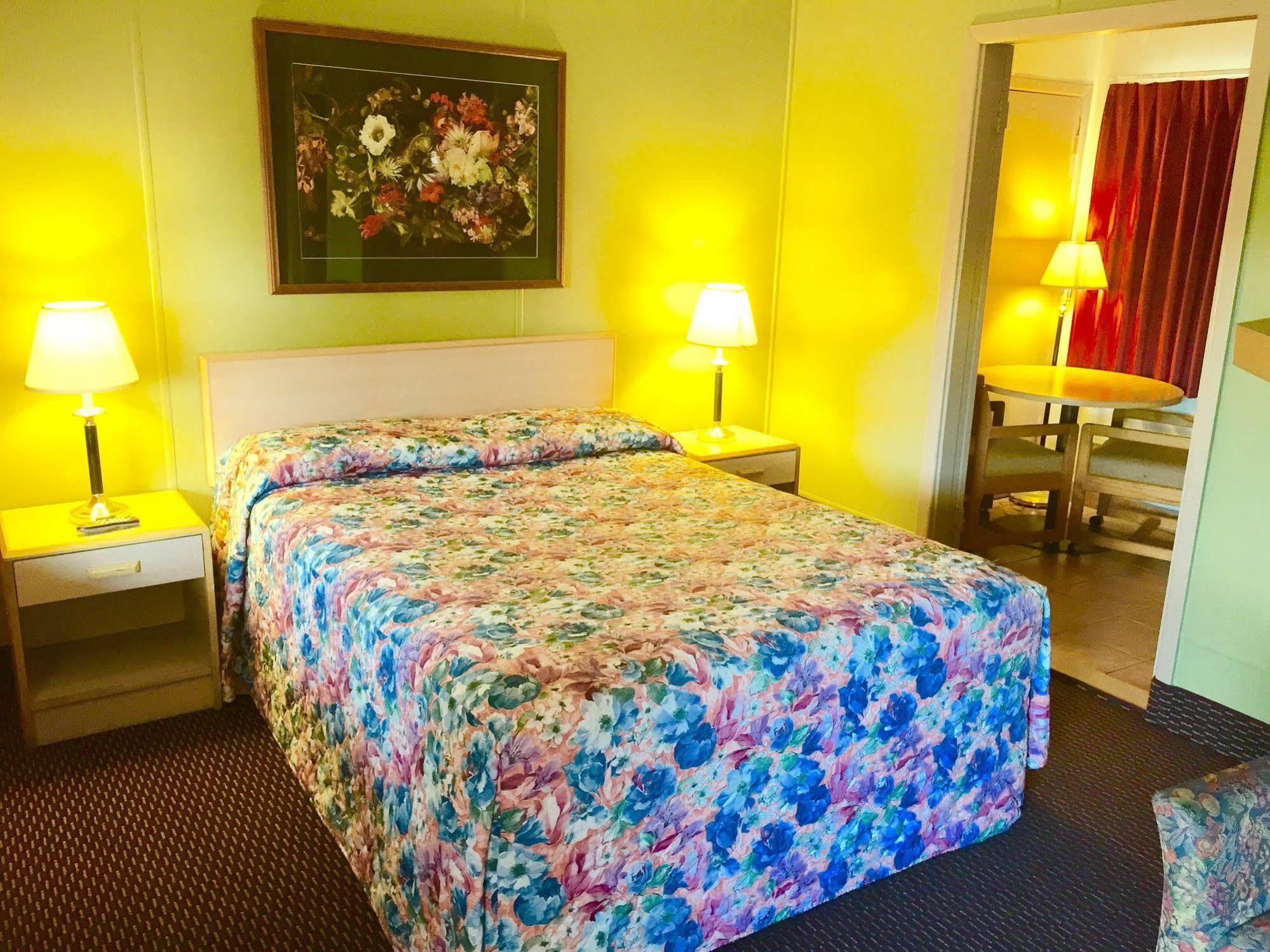 Travelers Inn Motel Salem Bagian luar foto